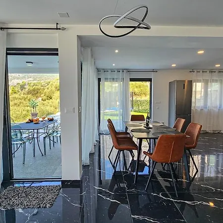 Villa Lamar Super Views In *