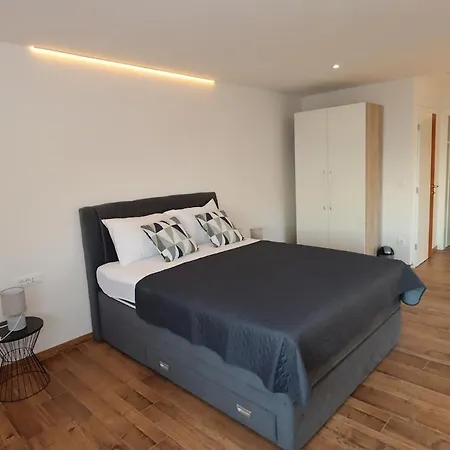 Lamar Super Views In Villa Makarska